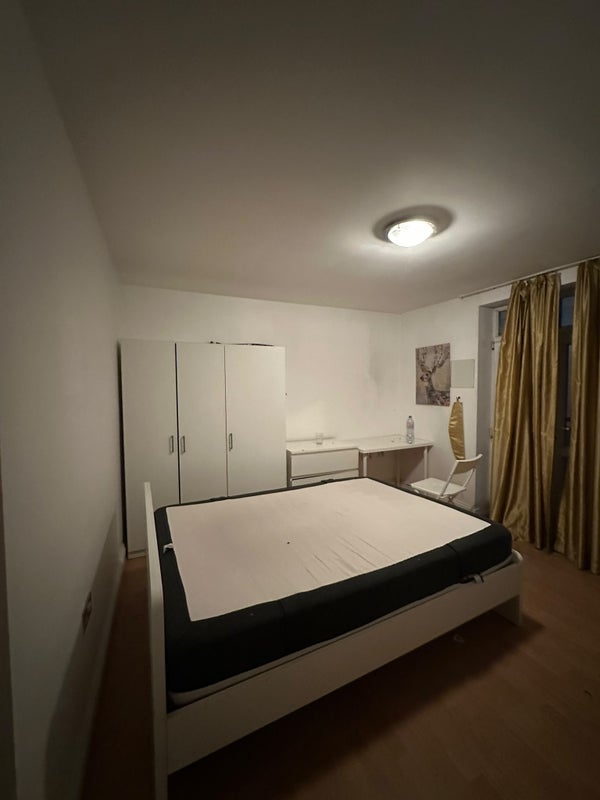 Room Boulcott Street in Greater London