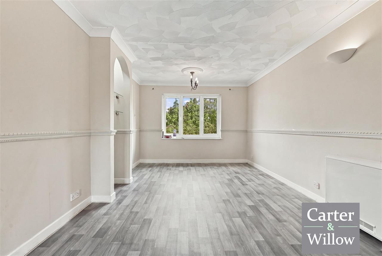 Flat Pedley Road in Greater London