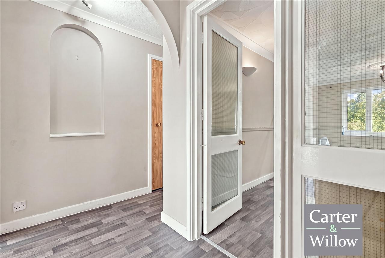Flat Pedley Road in Greater London