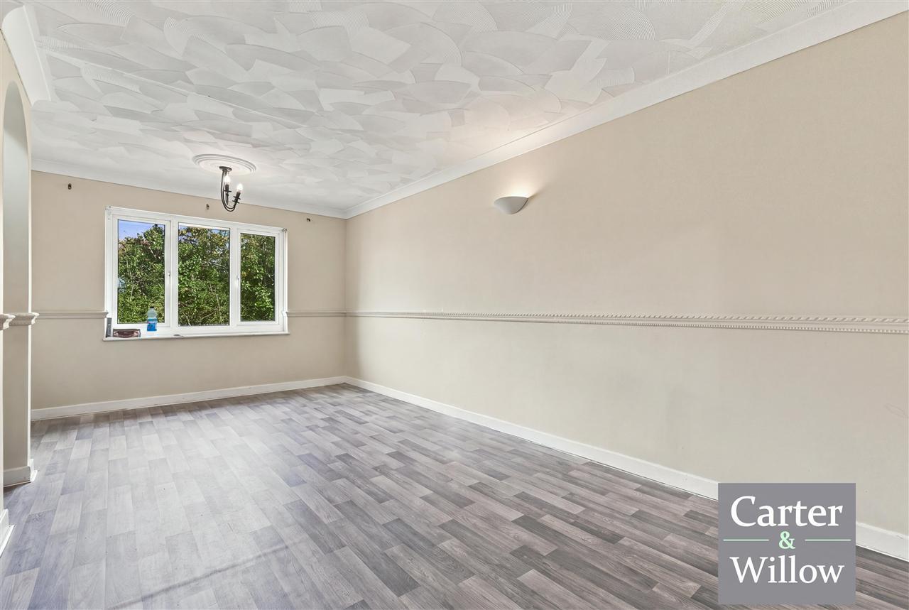 Flat Pedley Road in Greater London