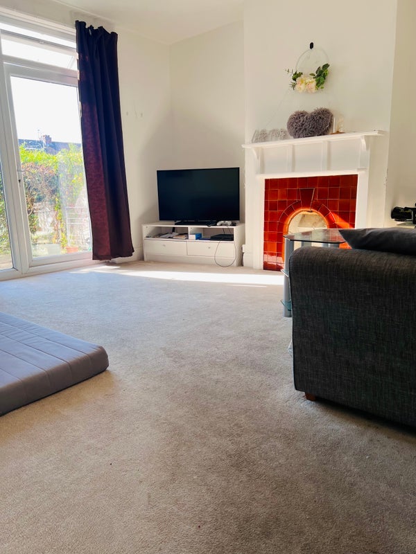 Room Sandling Avenue in Bristol