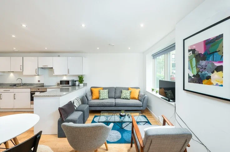Flat Cotton's Gardens in Greater London