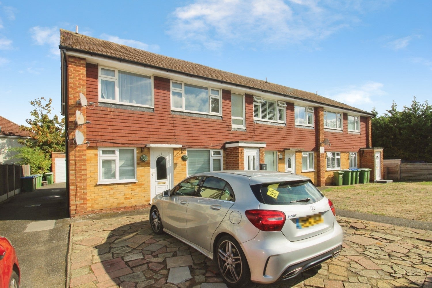 Flat Harvel Crescent in Greater London