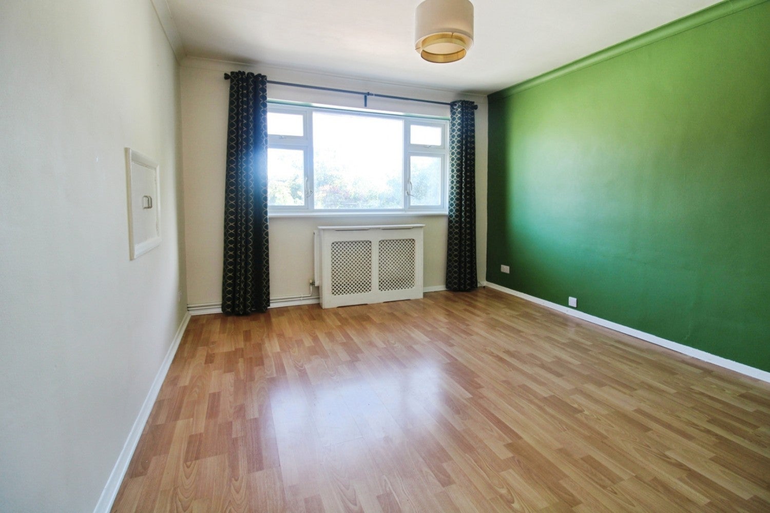 Flat Harvel Crescent in Greater London