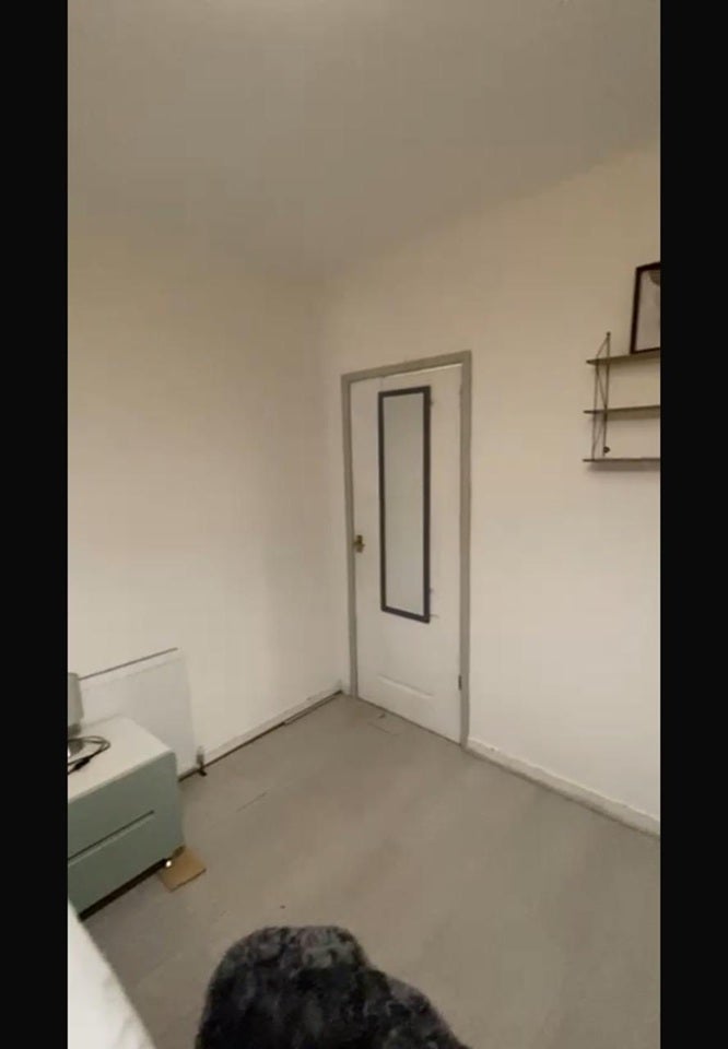 Room Ivanhoe Street in Brierley Hill