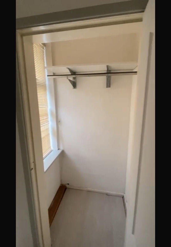 Room Ivanhoe Street in Brierley Hill