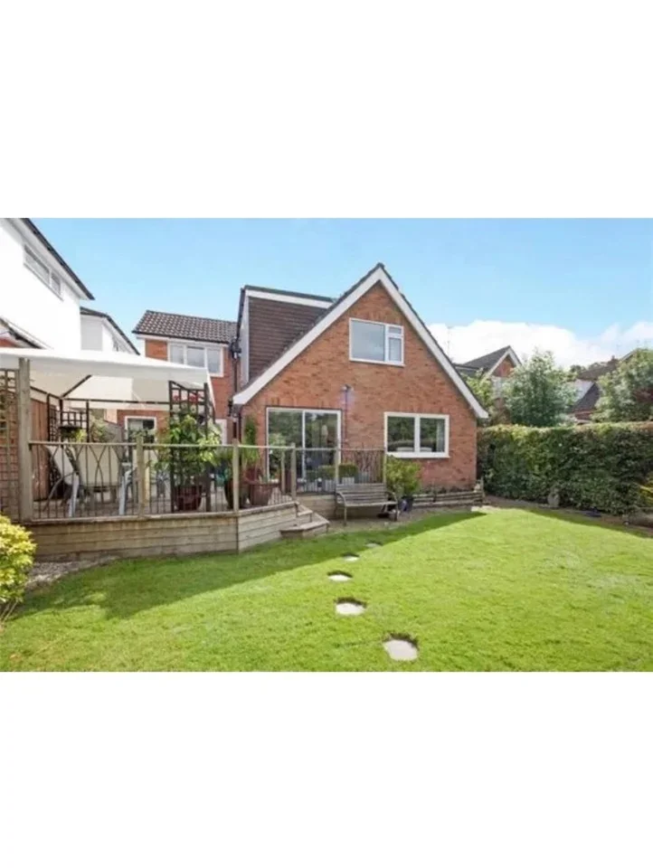 House Andrews Way in Marlow Bottom