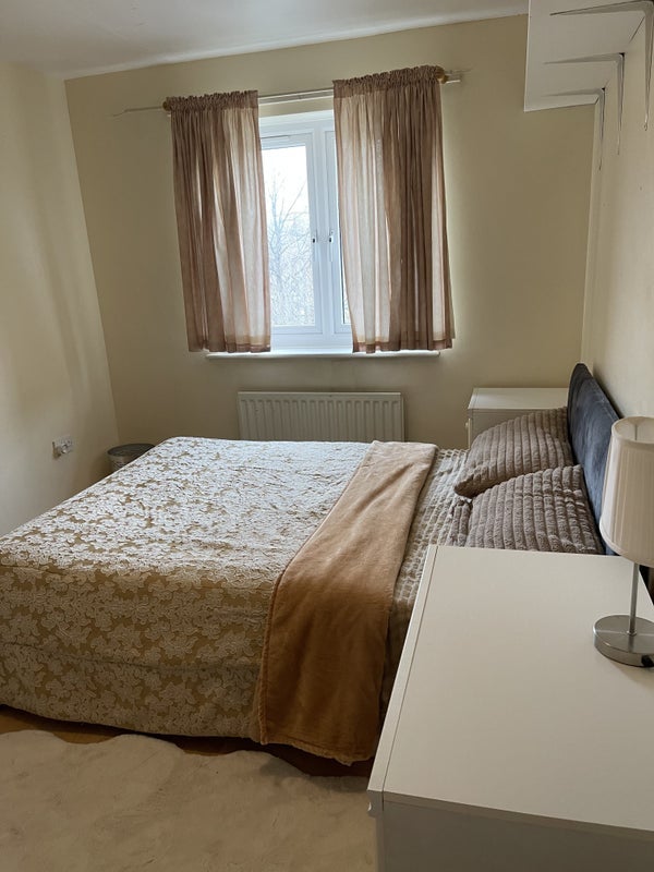 Room Evergreen Square in Greater London