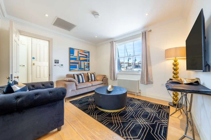 Flat Hertford Street in City of Westminster