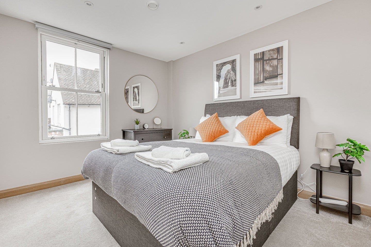 Flat Guildford Street in Borough of Runnymede