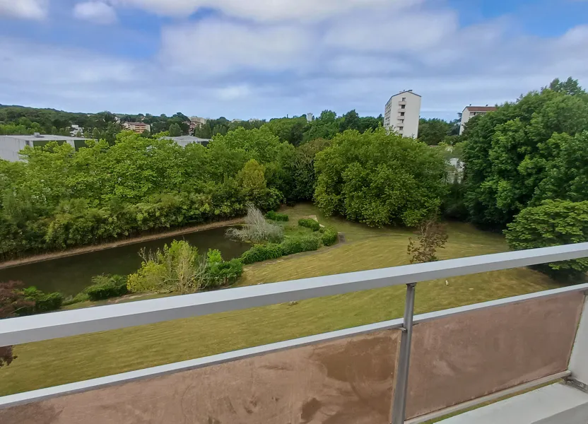 Appartement Avenue Georges Hérelle à Bayonne
