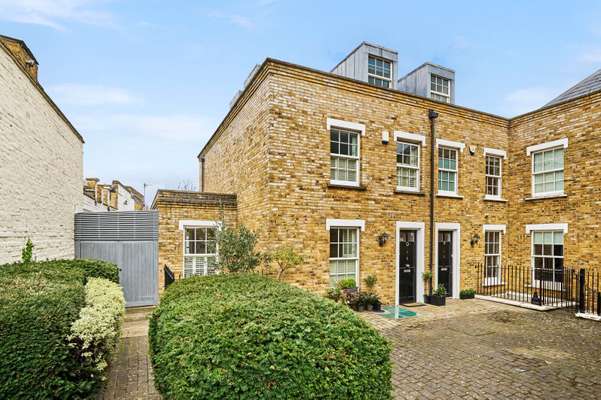 House Lower Richmond Road in Greater London