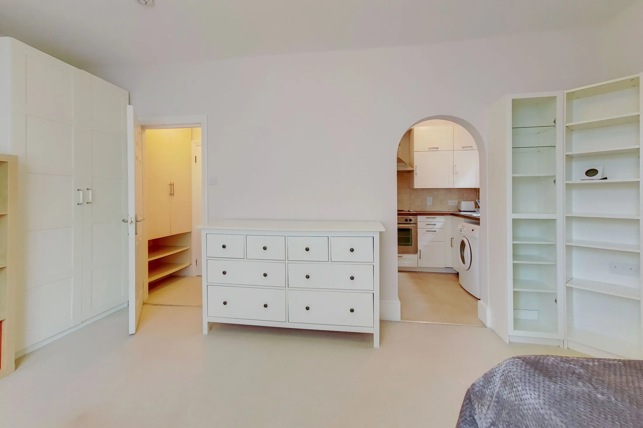 Flat Welldon Crescent in Greater London