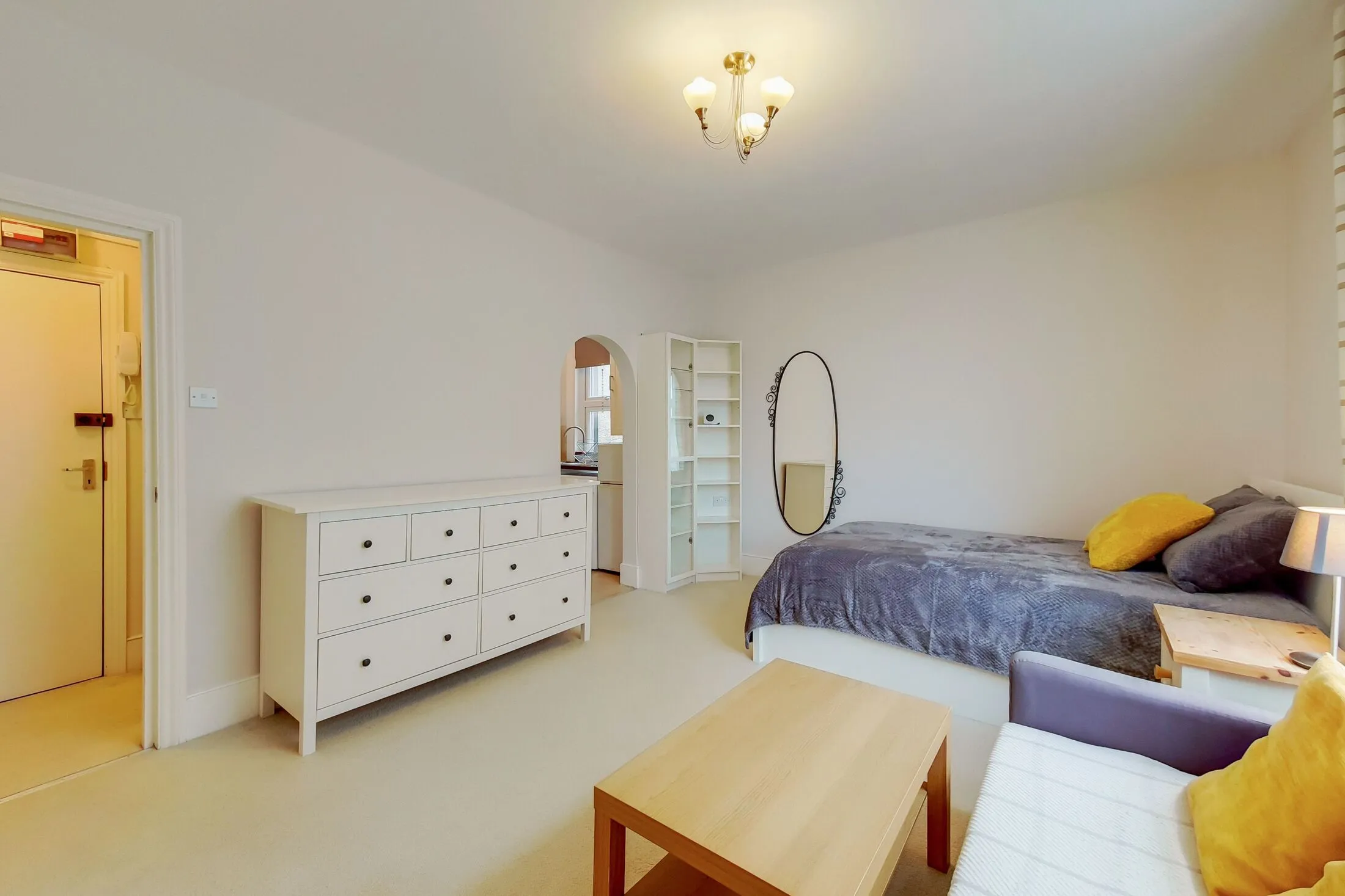 Flat Welldon Crescent in Greater London