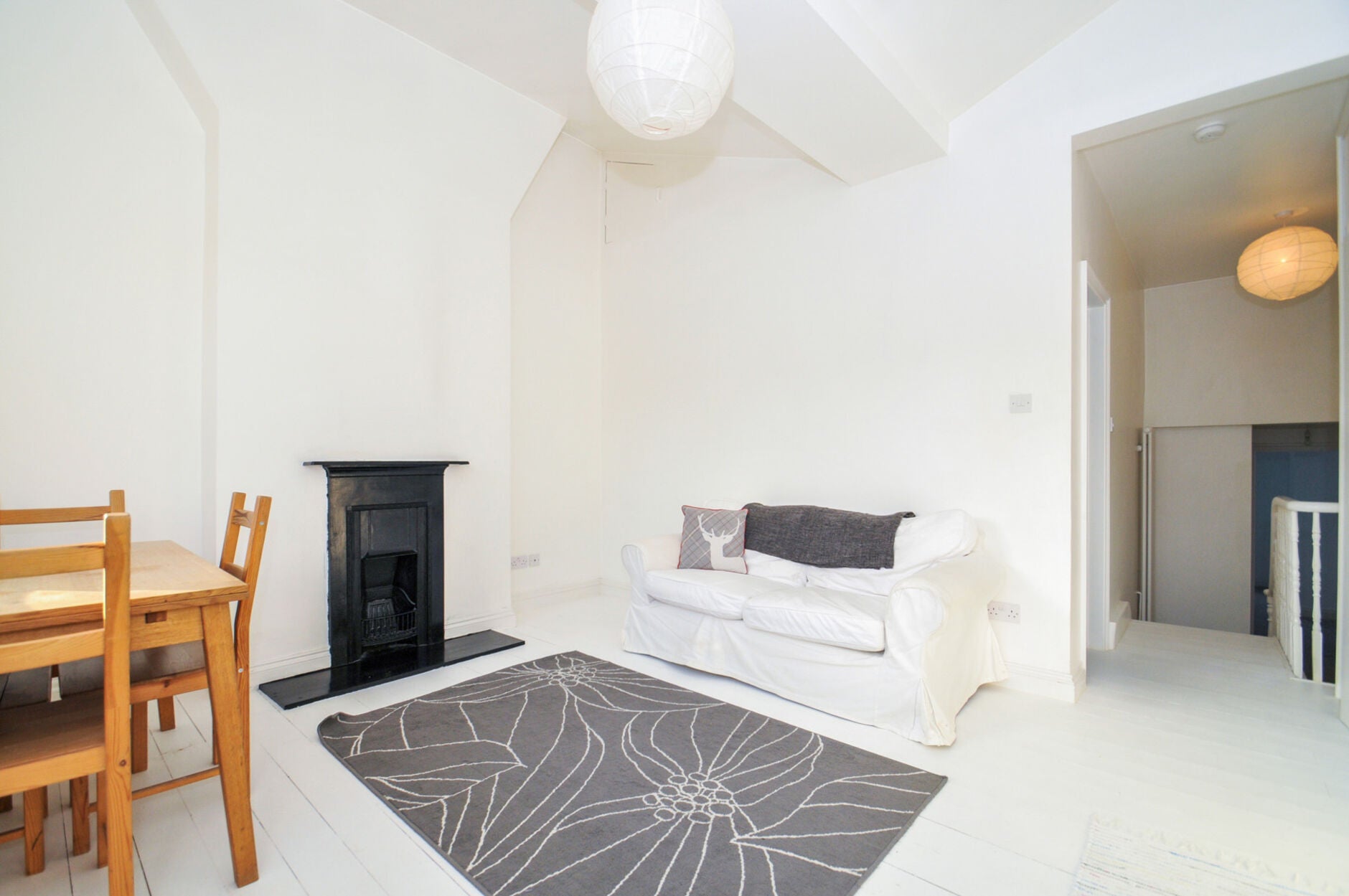 Flat Becklow Road in Greater London