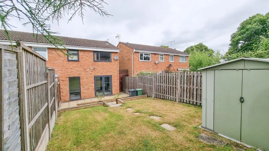 House Barleycroft Close in Gloucester