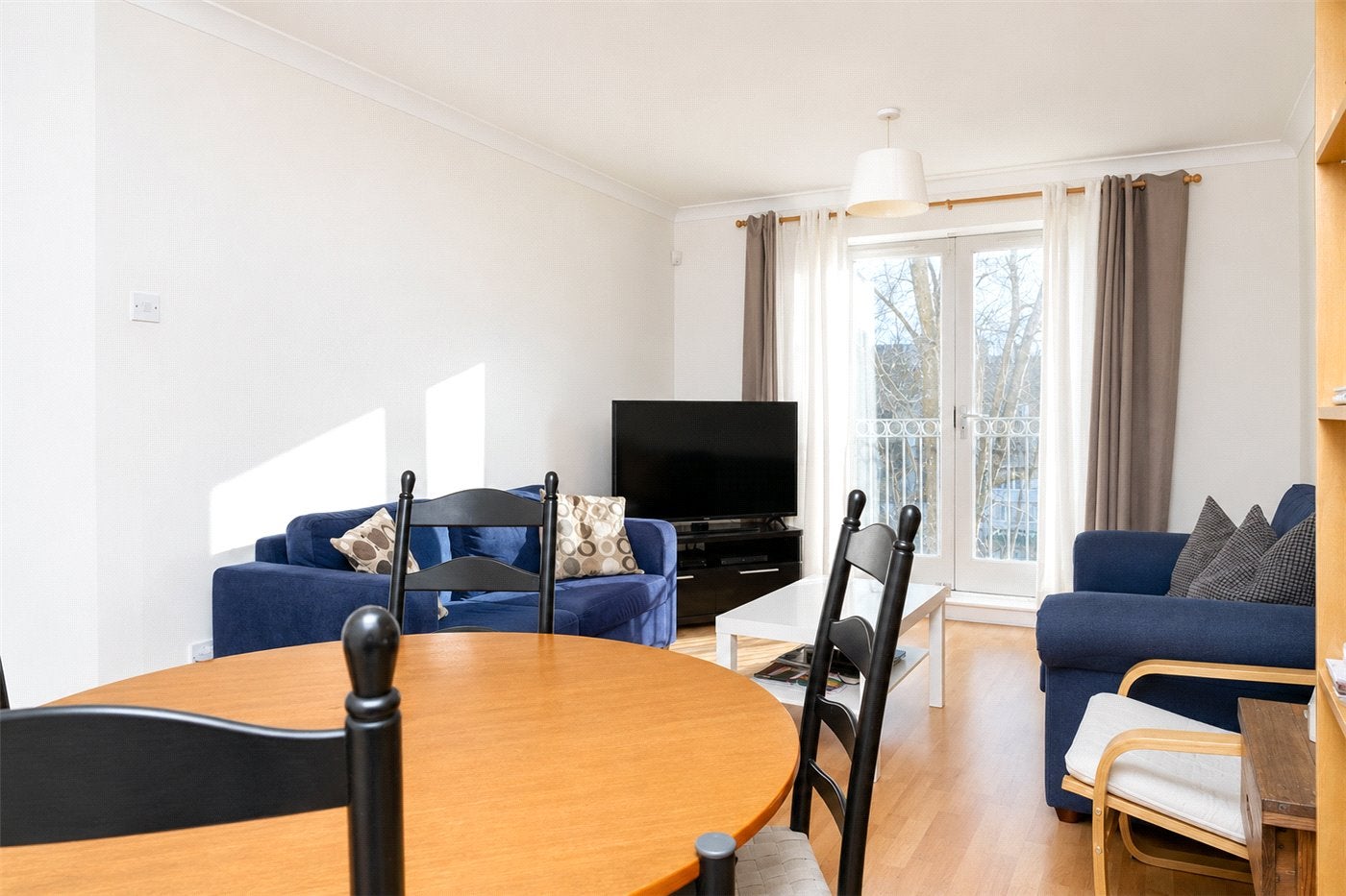 Flat Essex Road in Greater London