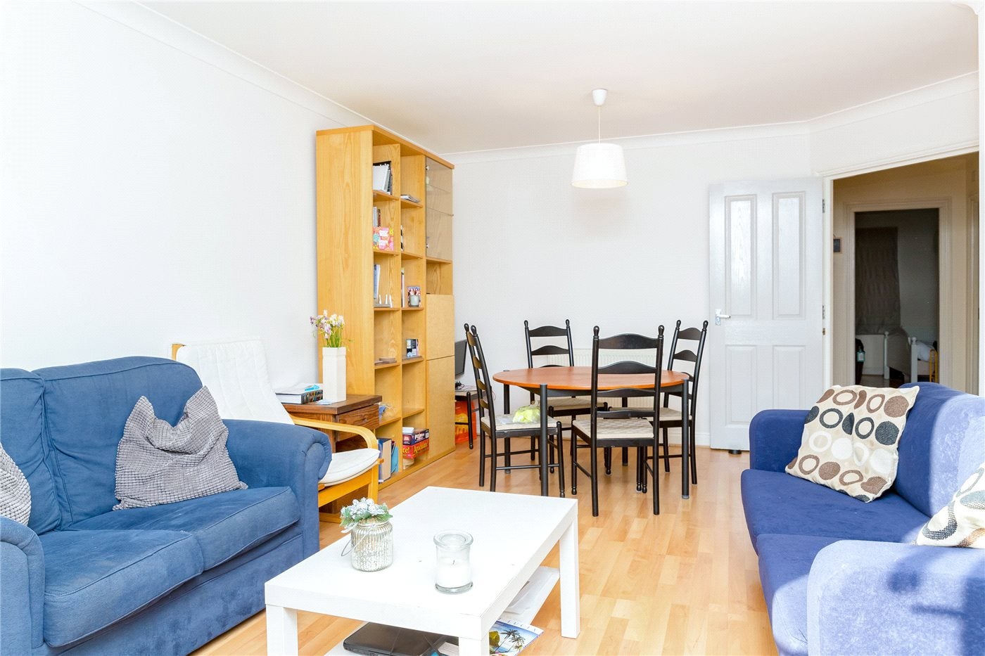 Flat Essex Road in Greater London