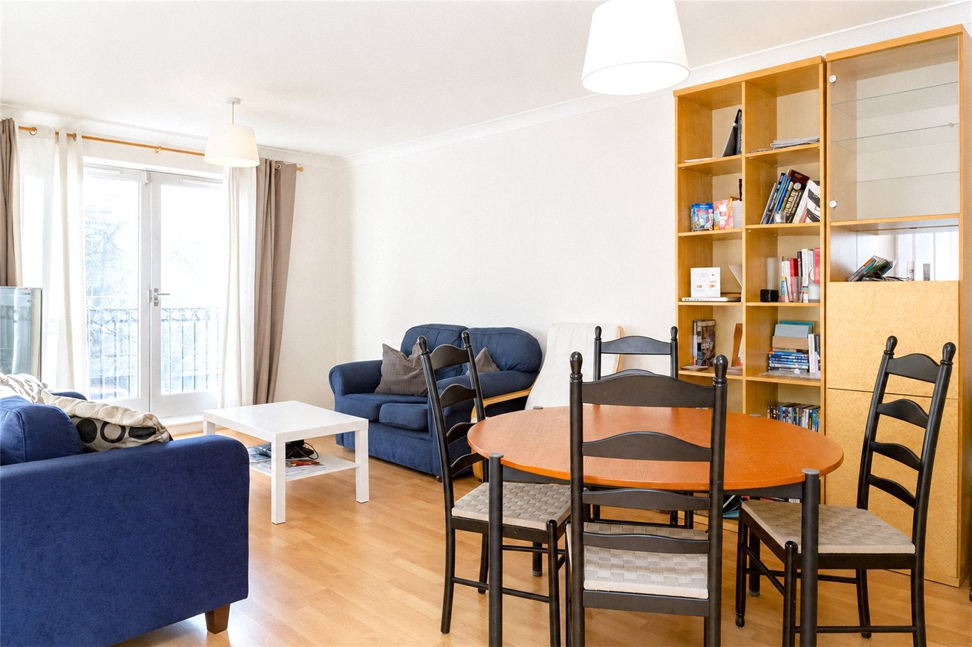 Flat Essex Road in Greater London