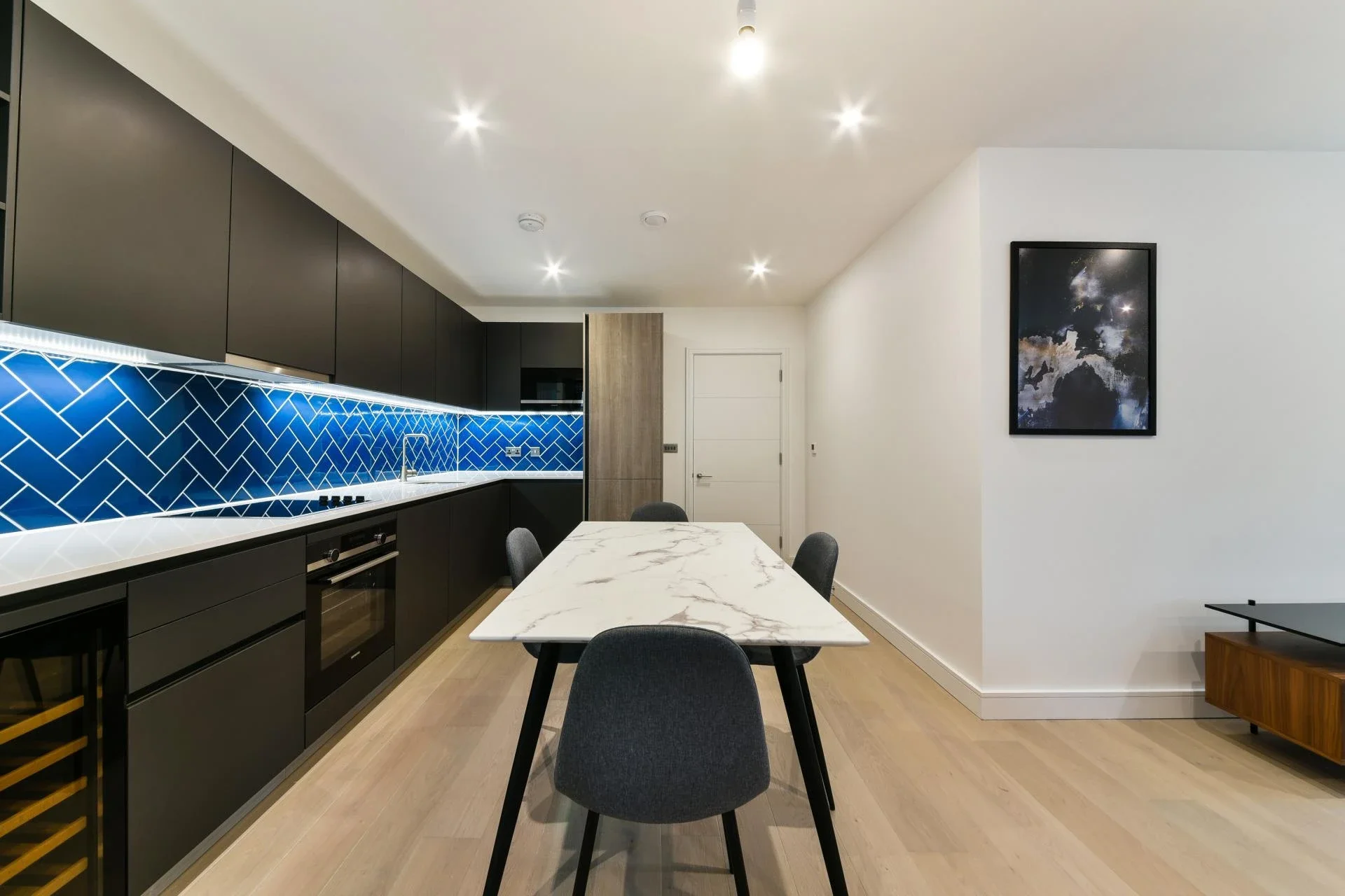 Flat Gorsuch Place in Greater London