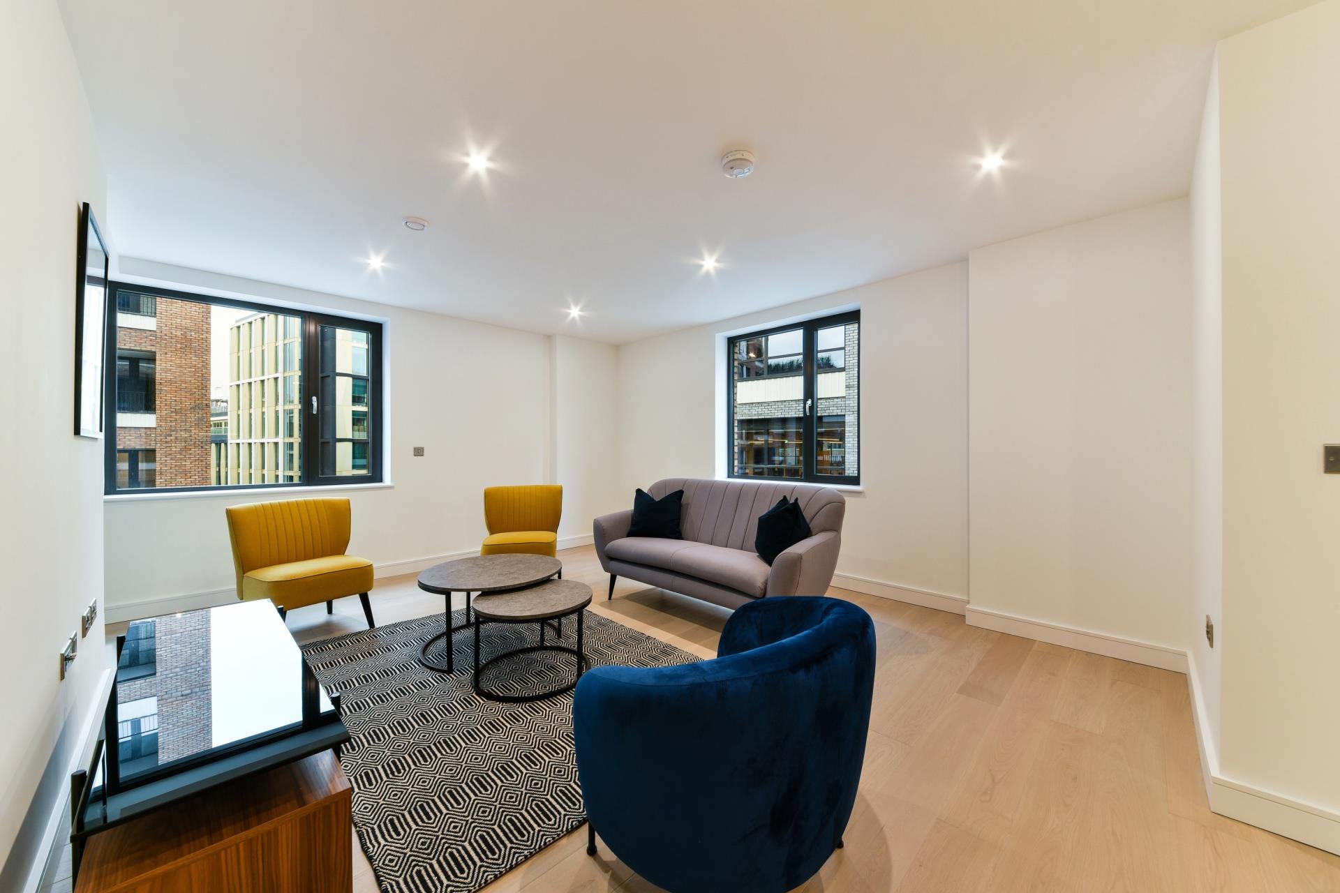 Flat Gorsuch Place in Greater London