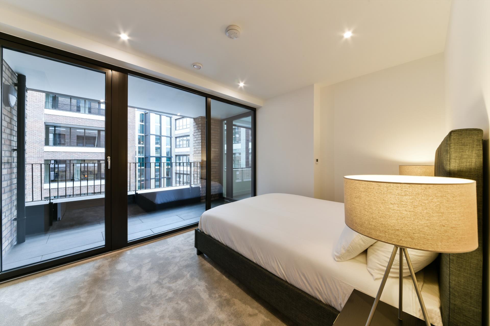 Flat Gorsuch Place in Greater London