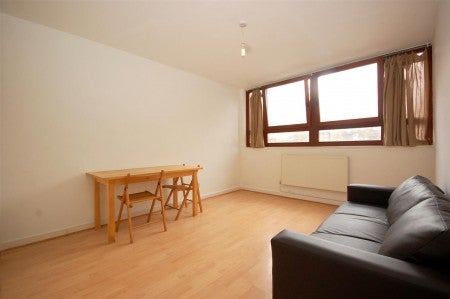 Flat Crondall Street in Greater London