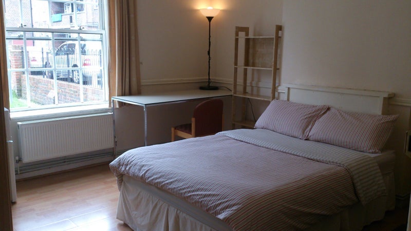 Room Shadwell Gardens in Greater London