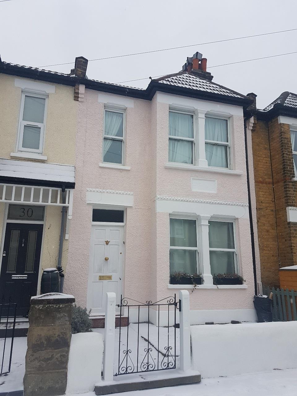 House Dupont Road in Greater London