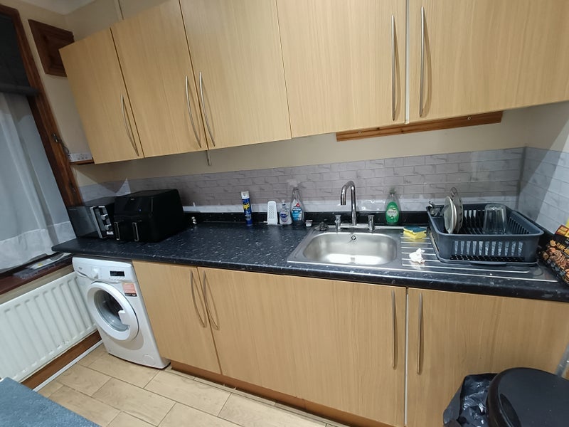Flat Seely Road in Greater London