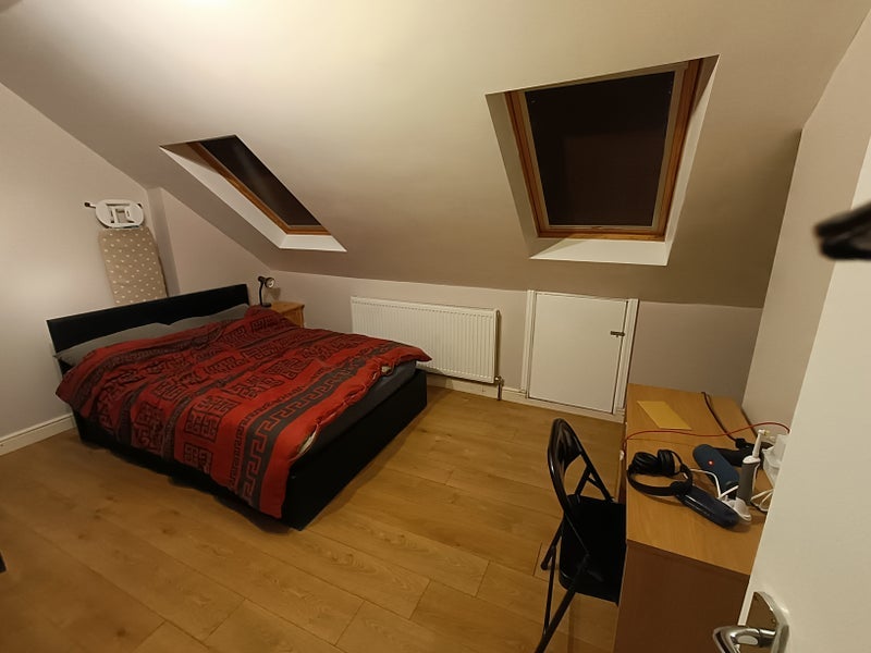 Flat Seely Road in Greater London