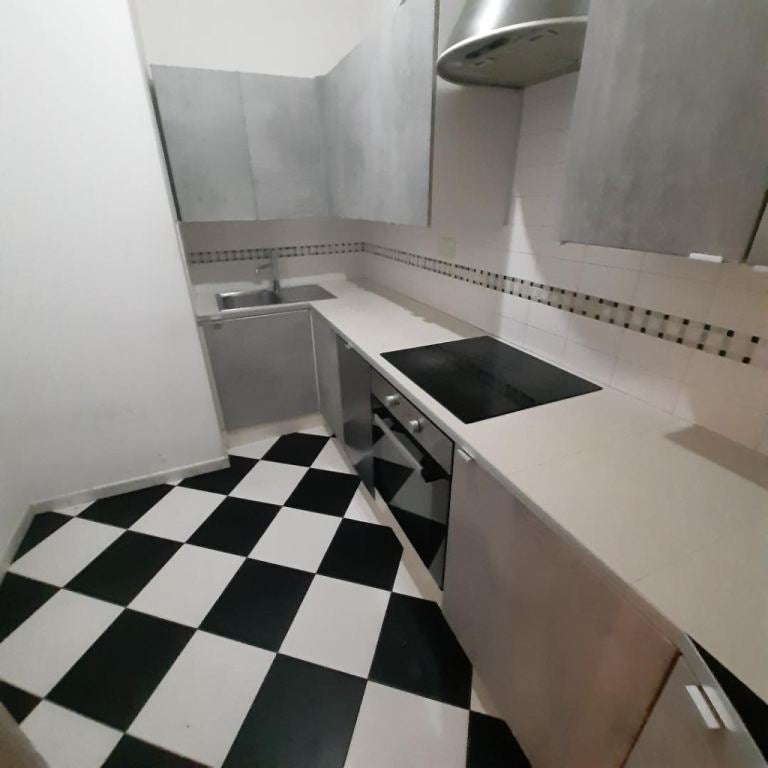 Flat Sigdon Road in Greater London