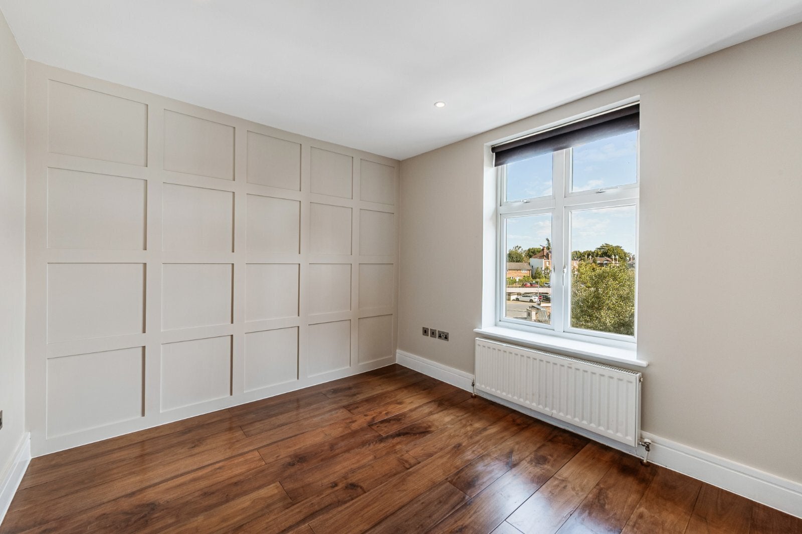 Flat Chiswick High Road in Greater London