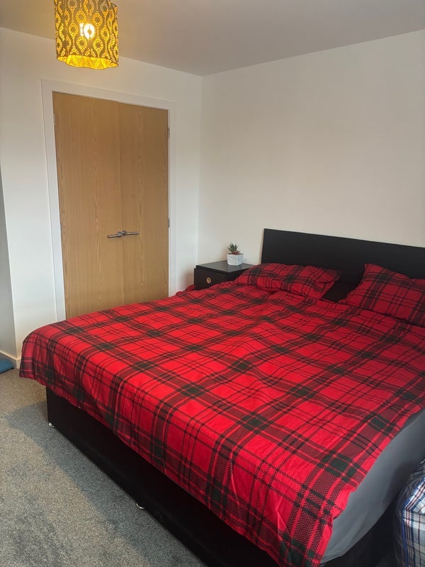 Room Richmond Park Gardens in Glasgow
