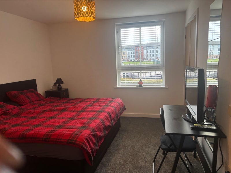 Room Richmond Park Gardens in Glasgow