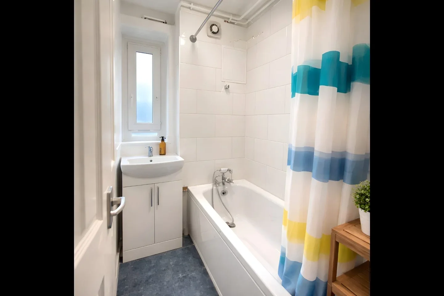 Room Old Castle Street in Greater London