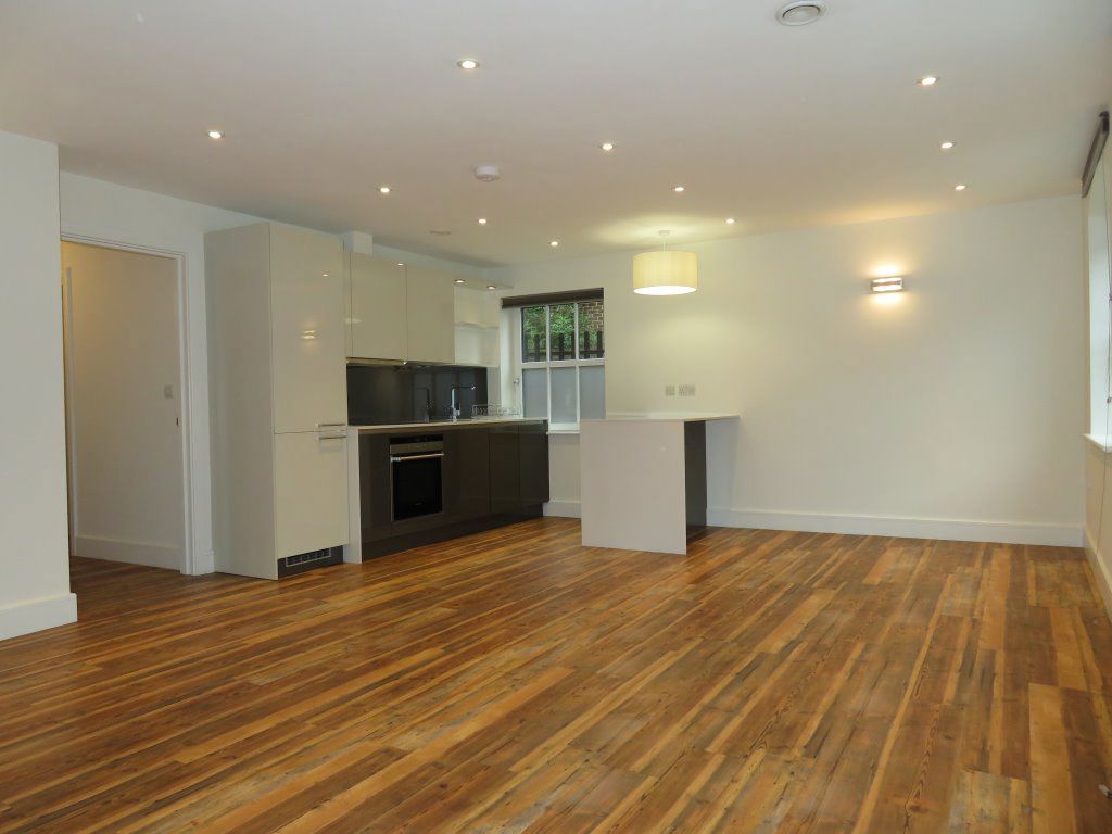 Flat Lion Court in Epping Forest
