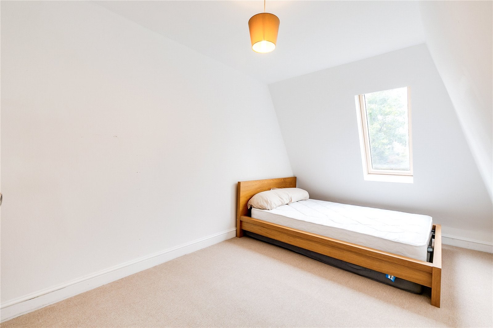 Flat Longley Road in Greater London