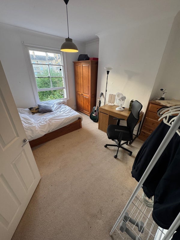 Room Tabley Road in Greater London