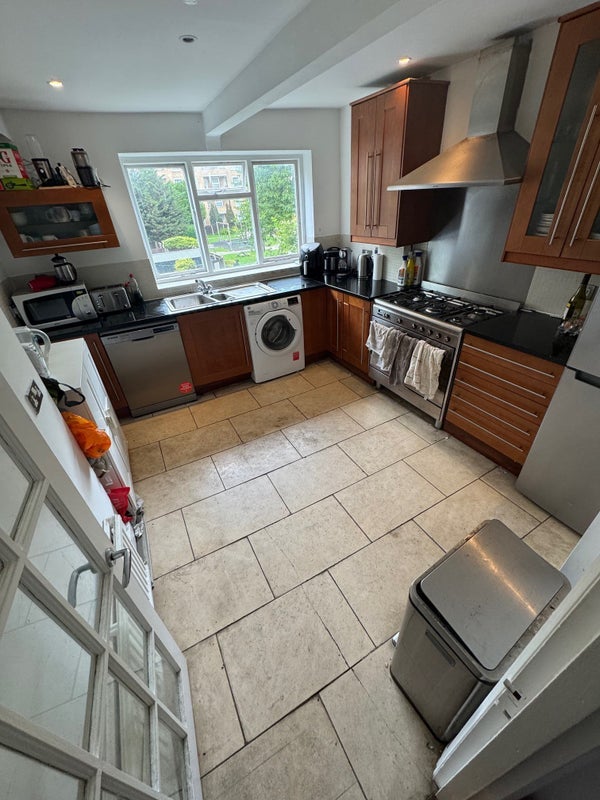 Room Tabley Road in Greater London