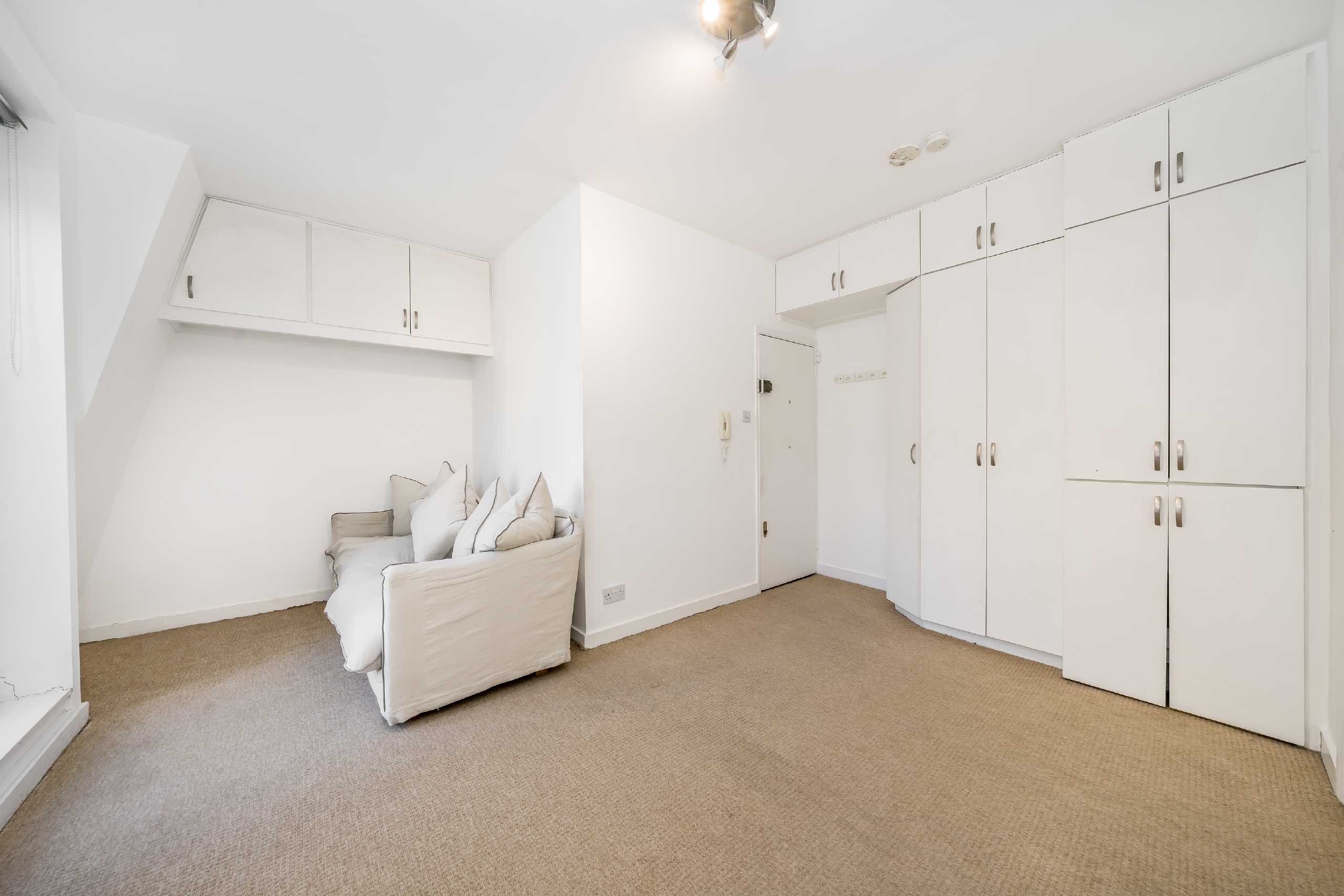 Flat Lower Addison Gardens in Greater London