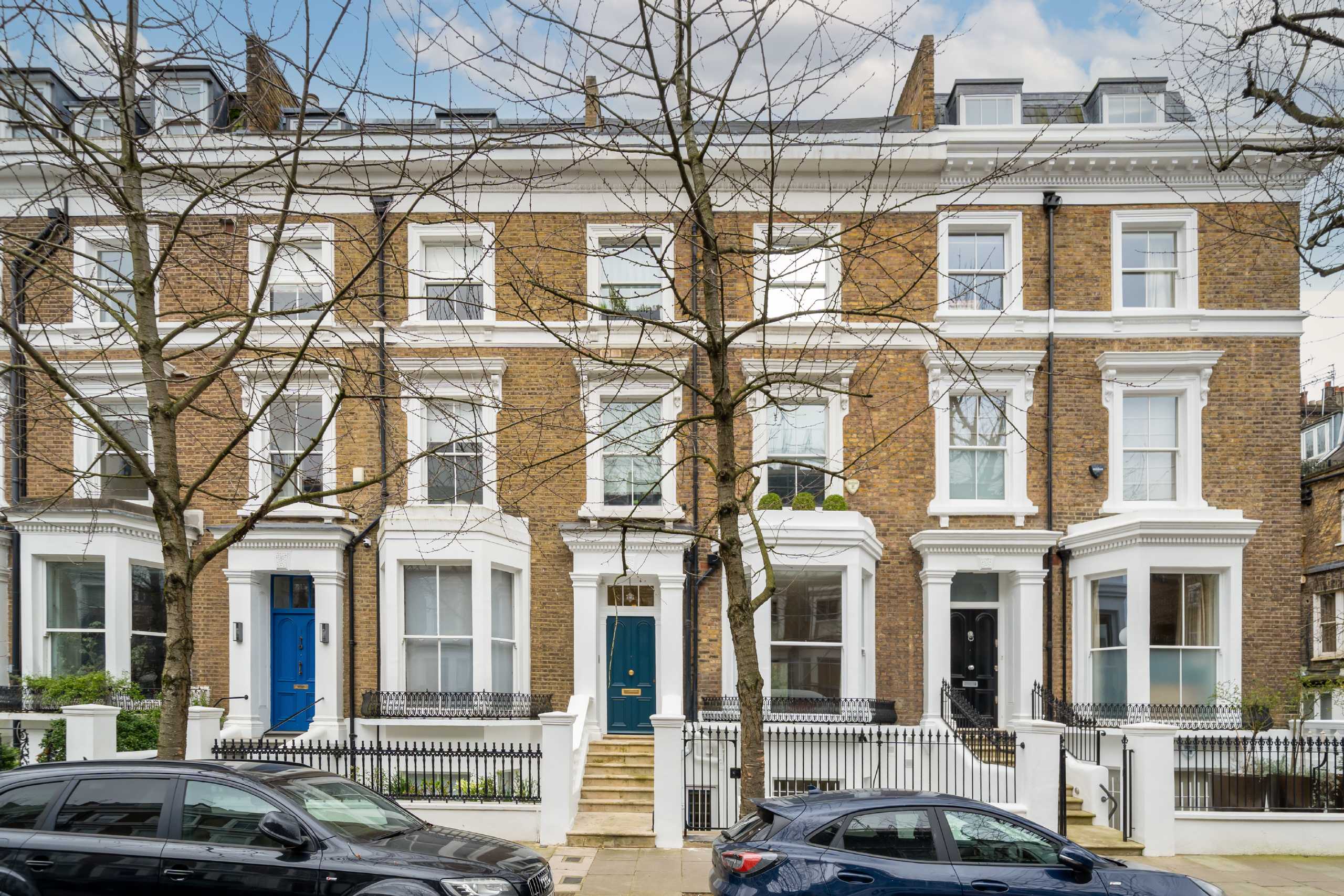 Flat Lower Addison Gardens in Greater London