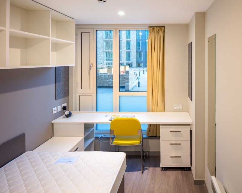 Room Hornsey Street in Greater London