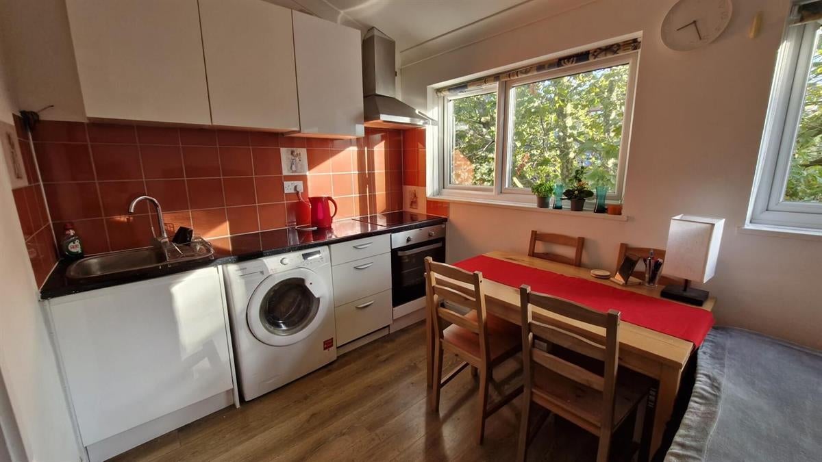 Flat Tresham Crescent in City of Westminster