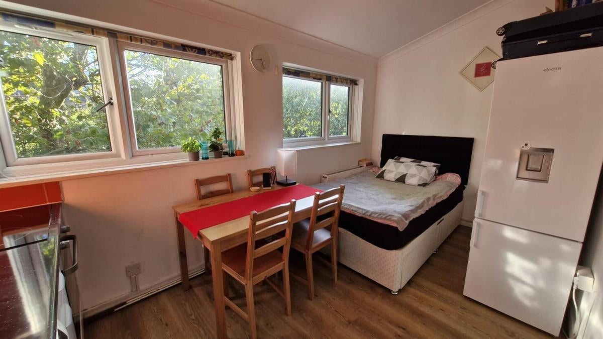 Flat Tresham Crescent in City of Westminster