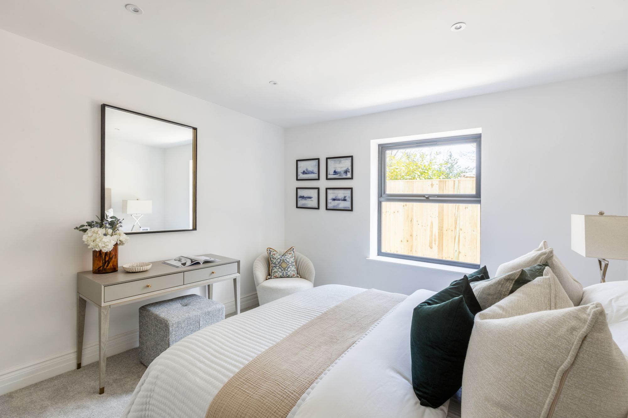 Room Smitham Downs Road in Greater London