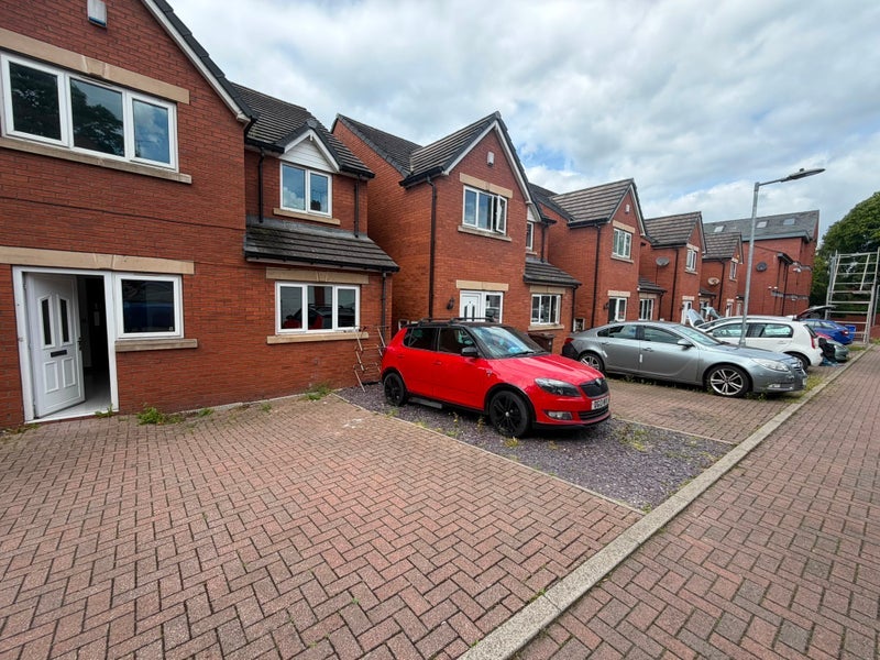 Room Tidewell Court in Sheffield