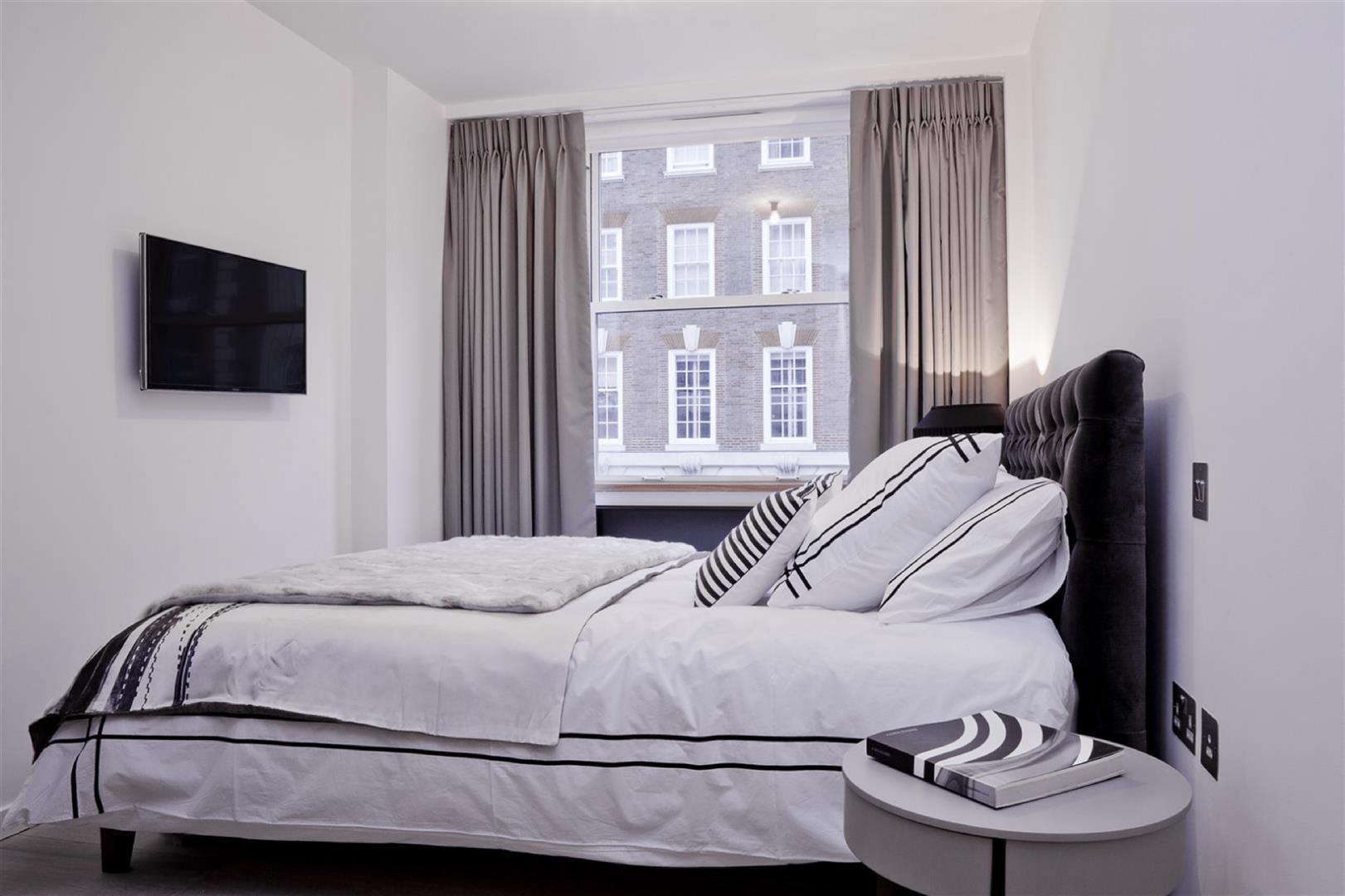 Flat Weymouth Street in London