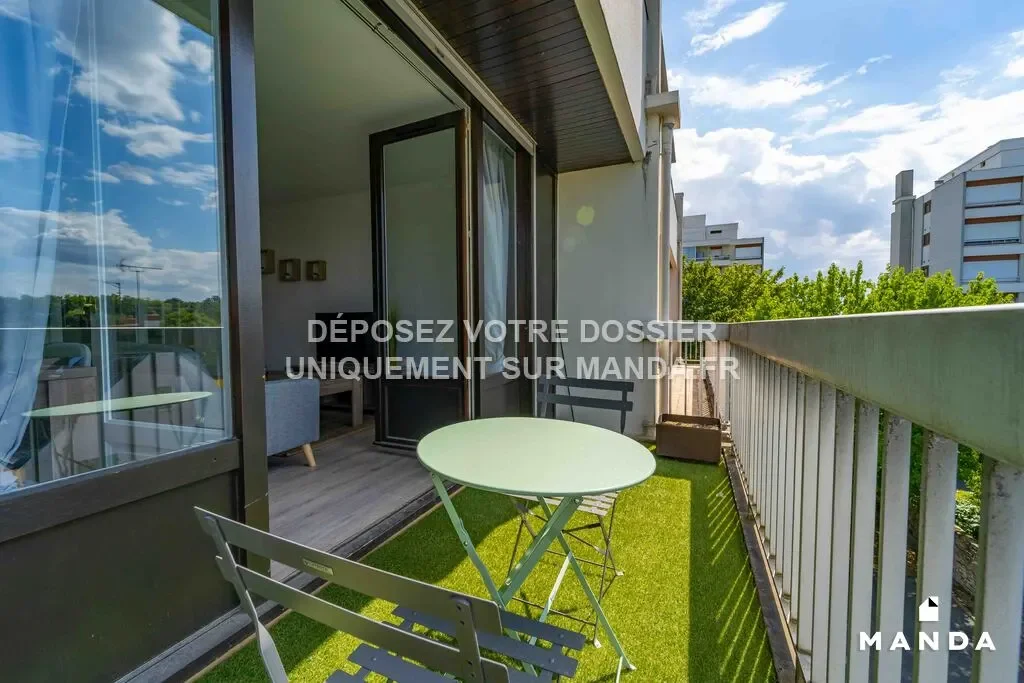 Room Rue César Geoffray in Angers