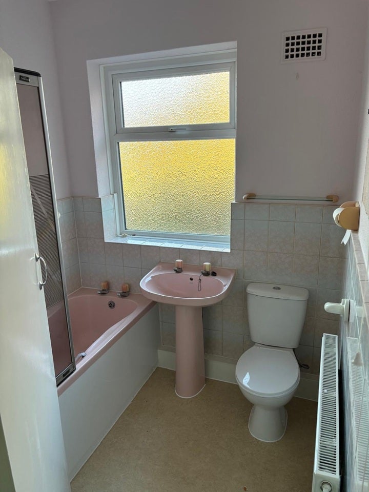 Flat Harrow Gardens in Warlingham